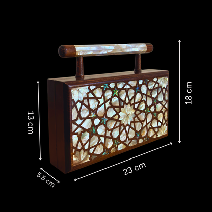 Falak – Luxuriöse Damaszener Clutch mit Perlmutt & Brokatfutter