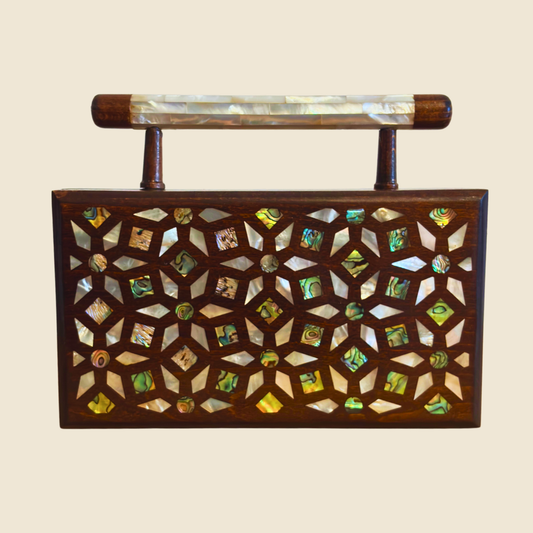 Zenobia – Pochette Damasquine de Luxe en Noyer avec Incrustations de Nacre & Intérieur Brocart