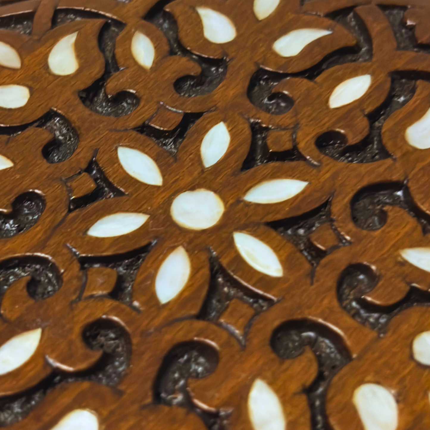 El Oyma Lüks Şam Kutusu – Sedef & Kadife Zarafeti