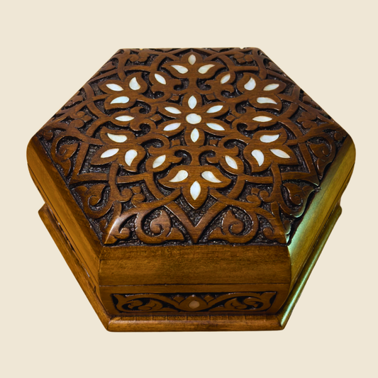 Boîte de Luxe Sculptée à la Main – Nacre & Velours