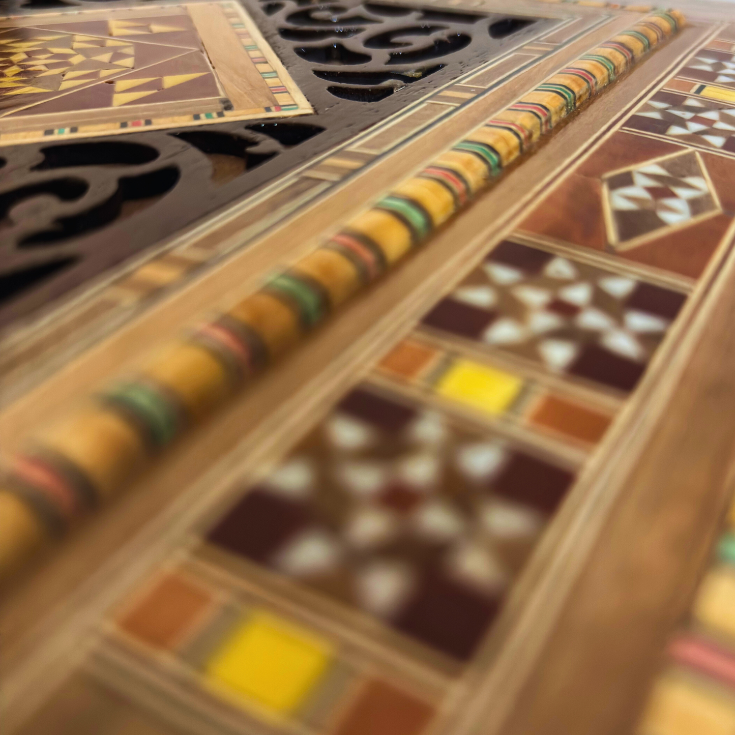 Scrigno Damasceno per Gioielli e Ricordi – Eleganza in Velluto