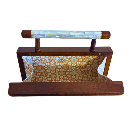 زنوبيا – حقيبة يد دمشقية فاخرة من الجوز مطعّمة بالصدف و مبطنة بالبروكار