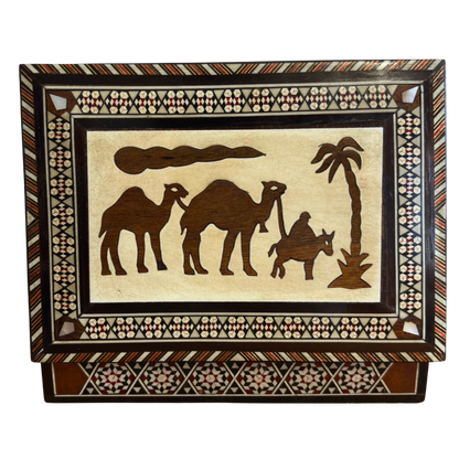 Caixa vintage de joias com mosaico de camelo – Arte damascena artesanal de 1970 com incrustação em madrepérola