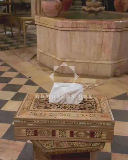 Porta Fazzoletti Damaschino in Legno Intagliato – Interno in Velluto Rosso